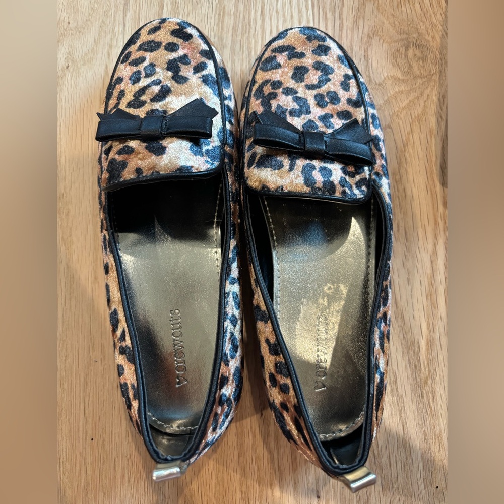 🐆 J.Crew crewcuts Leopard Print Loafers with a sweet bow— kids size 4 - Picture 3 of 10